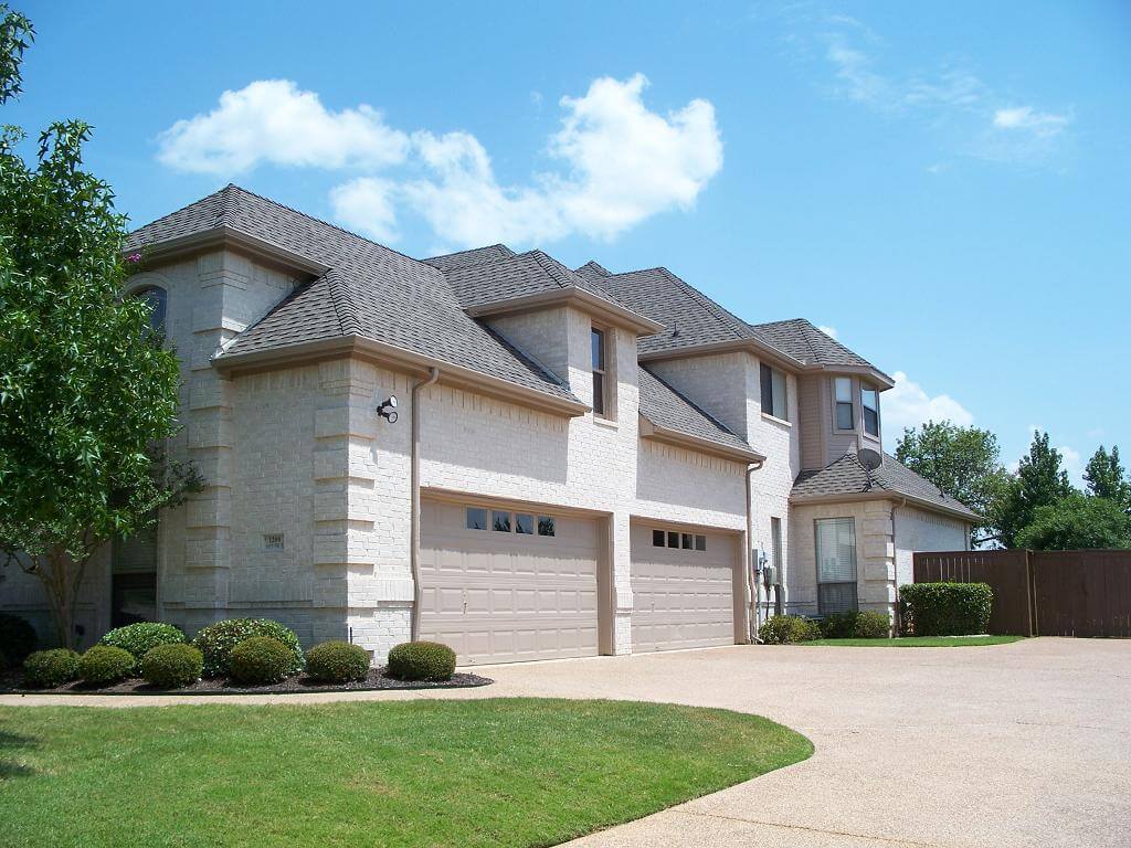 WHITE BRICK GRAY TRIM